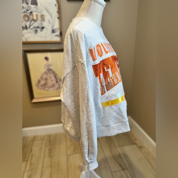 New! QUEEN OF SPARKLES  Licensed Gray Volunteers Tennessee Vintage Sweatshirt - Picture 6 of 10